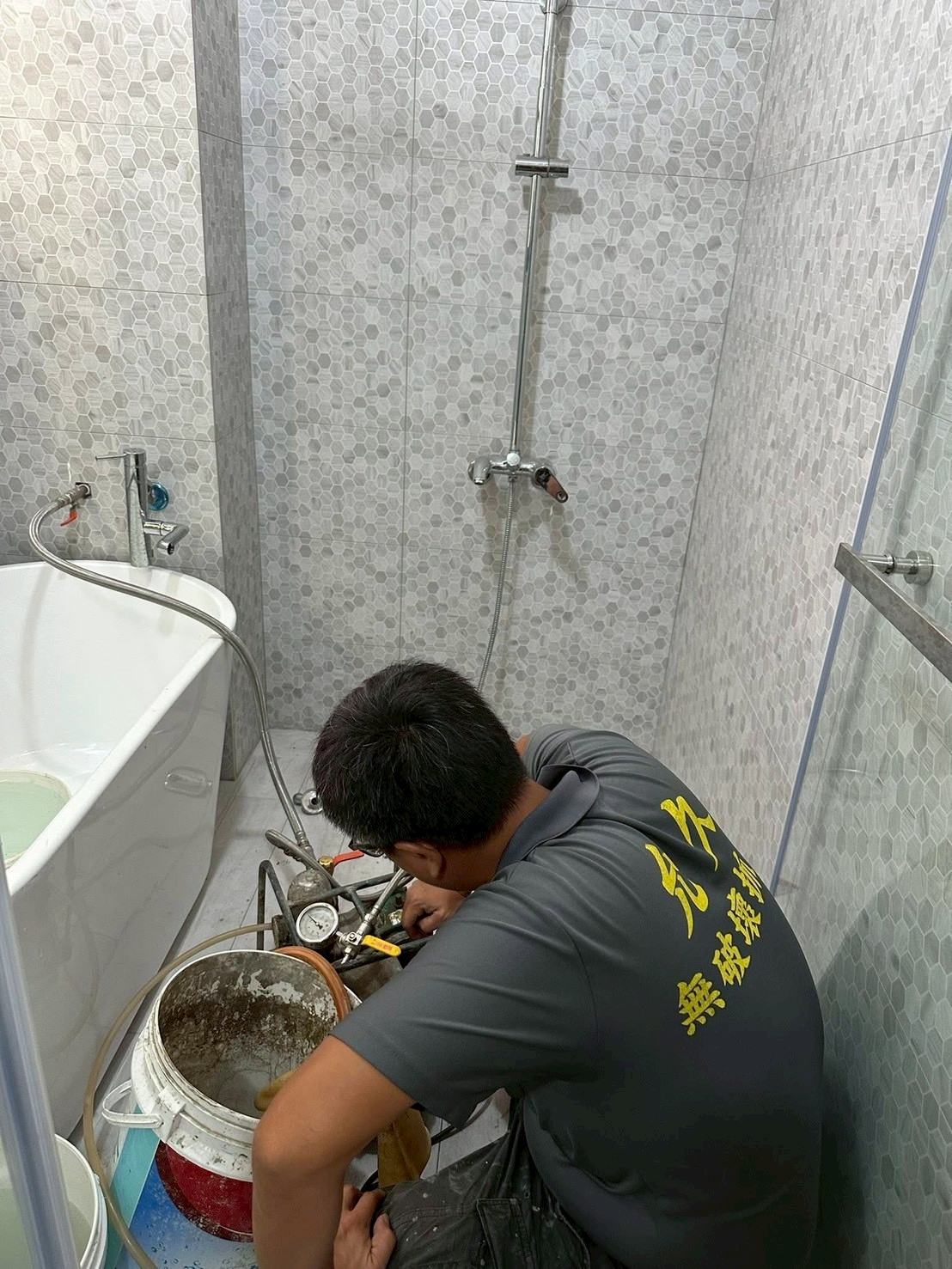 浴室防水施工｜經驗豐富防水抓漏職人教你避開陷阱劃好防水施工重點